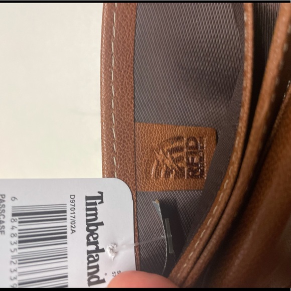 SOLD! TIMBERLAND 💯Genuine Leather RFID Blocking Passcase Security Men Wallet - Picture 5 of 10
